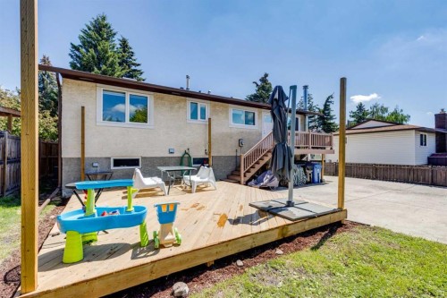 215 Silver Valley Rise Nw, Calgary, AB 