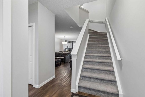 291 Magnolia Square Se, Calgary, AB 