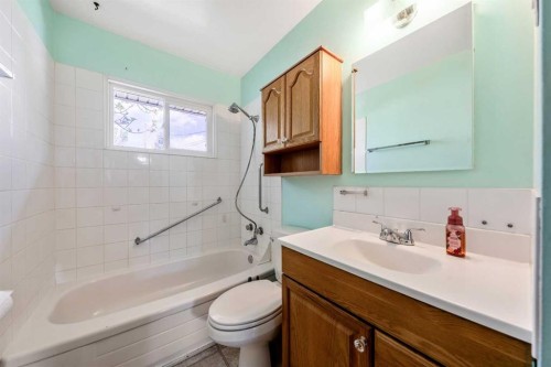 1032 89 Avenue Sw, Calgary, AB 