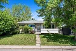 1032 89 Avenue SW Calgary, AB T2V 0W4