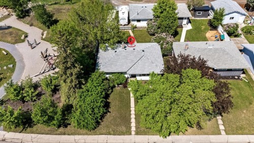 1032 89 Avenue Sw, Calgary, AB 