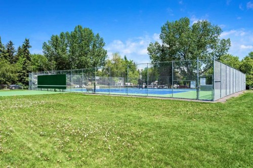 1032 89 Avenue Sw, Calgary, AB 