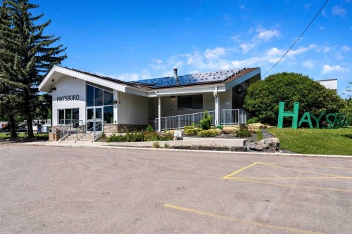1032 89 Avenue Sw, Calgary, AB 