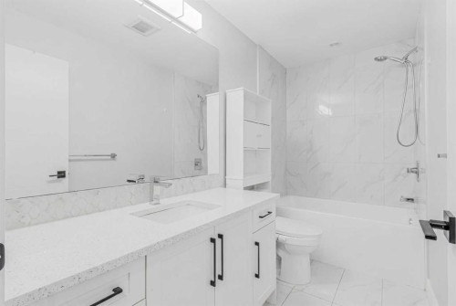 247 Kinniburgh Place, Chestermere, AB - Indoor Photo Showing Bathroom