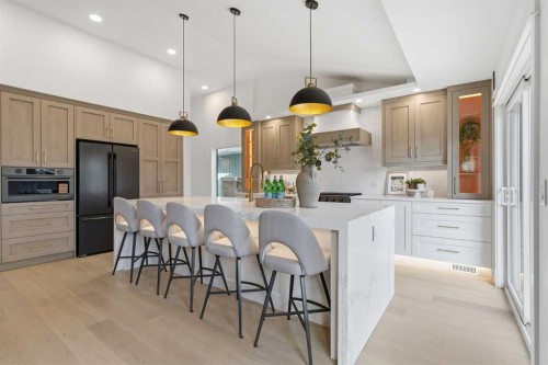 60 Lake Lucerne Close Se, Calgary, AB - Indoor Photo Showing Kitchen With Upgraded Kitchen
