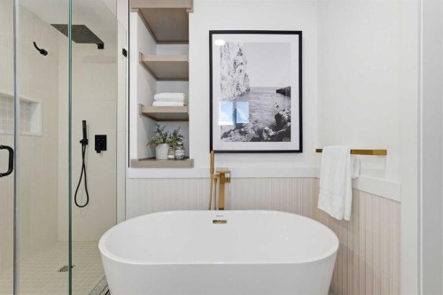 60 Lake Lucerne Close Se, Calgary, AB - Indoor Photo Showing Bathroom