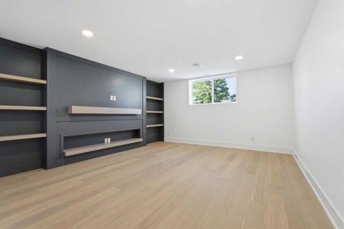 60 Lake Lucerne Close Se, Calgary, AB - Indoor Photo Showing Other Room