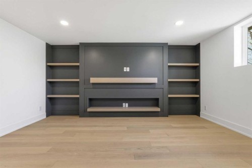 60 Lake Lucerne Close Se, Calgary, AB - Indoor Photo Showing Other Room