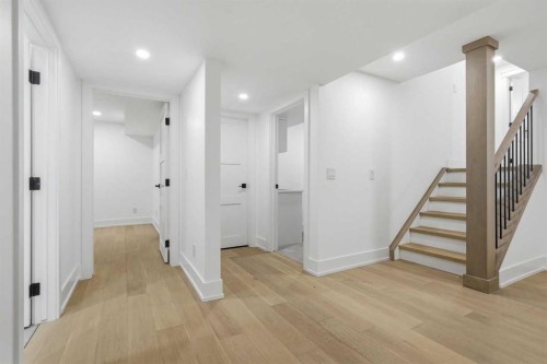 60 Lake Lucerne Close Se, Calgary, AB - Indoor Photo Showing Other Room
