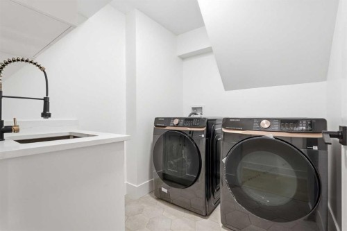 60 Lake Lucerne Close Se, Calgary, AB - Indoor Photo Showing Laundry Room