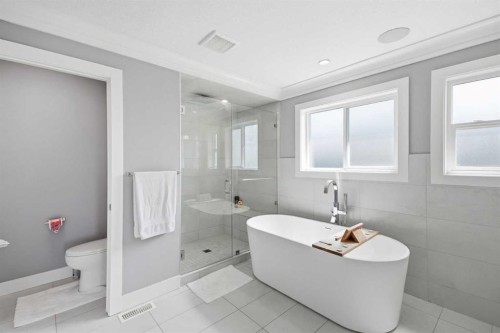 160 Kinniburgh Loop, Chestermere, AB 