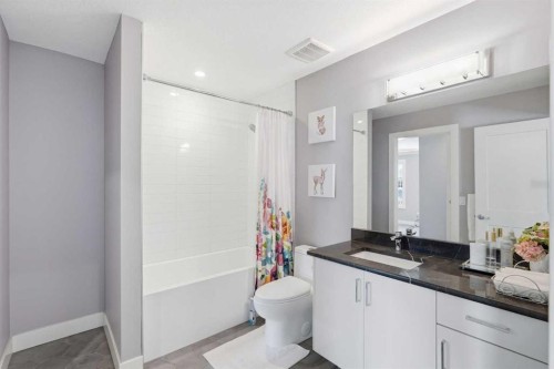 160 Kinniburgh Loop, Chestermere, AB 