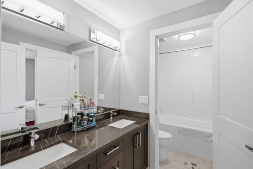 160 Kinniburgh Loop, Chestermere, AB 