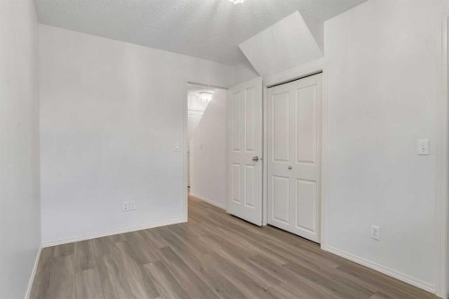 312 Saddlebrook Point Ne, Calgary, AB - Indoor Photo Showing Other Room