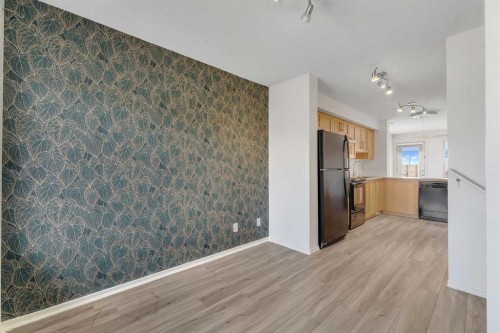 312 Saddlebrook Point Ne, Calgary, AB - Indoor Photo Showing Kitchen