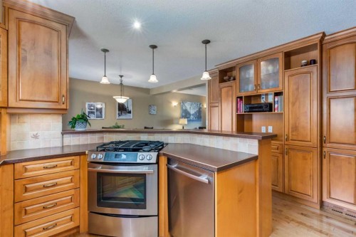 52 Silver Brook Drive Nw, Calgary, AB 