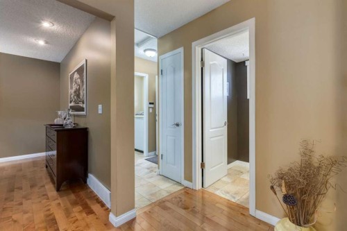 52 Silver Brook Drive Nw, Calgary, AB 