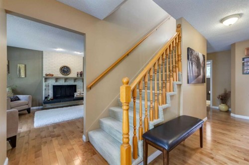 52 Silver Brook Drive Nw, Calgary, AB 