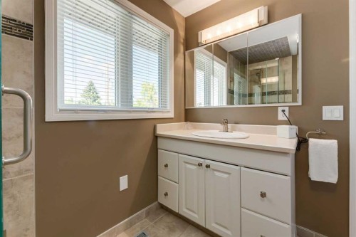 52 Silver Brook Drive Nw, Calgary, AB 