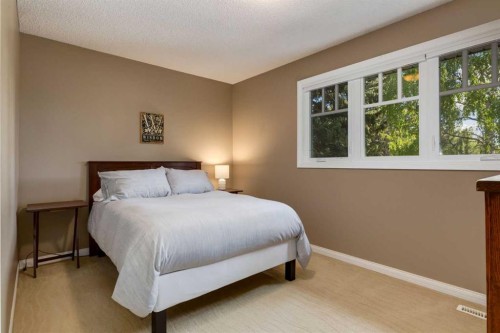 52 Silver Brook Drive Nw, Calgary, AB 