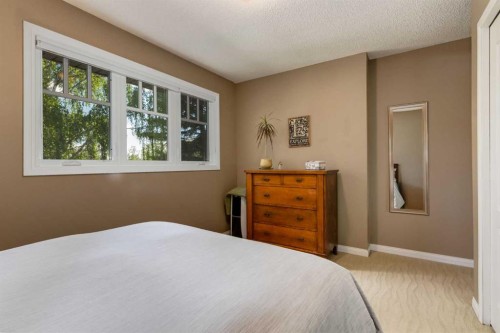 52 Silver Brook Drive Nw, Calgary, AB 