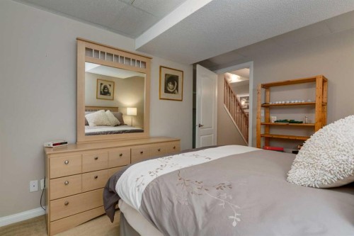 52 Silver Brook Drive Nw, Calgary, AB 