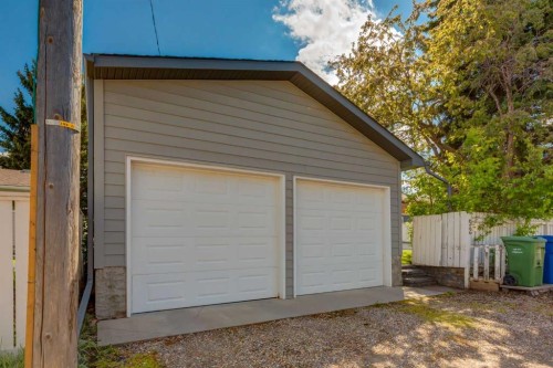 52 Silver Brook Drive Nw, Calgary, AB 
