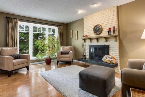 52 Silver Brook Drive Nw, Calgary, AB 
