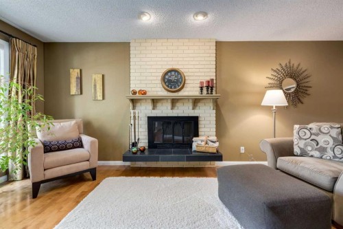 52 Silver Brook Drive Nw, Calgary, AB 