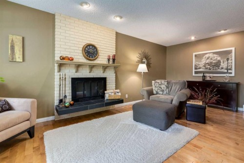 52 Silver Brook Drive Nw, Calgary, AB 