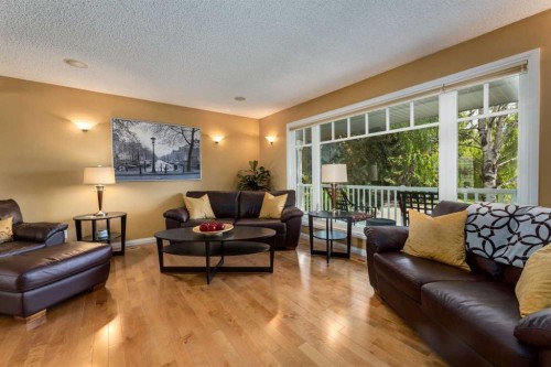 52 Silver Brook Drive Nw, Calgary, AB 