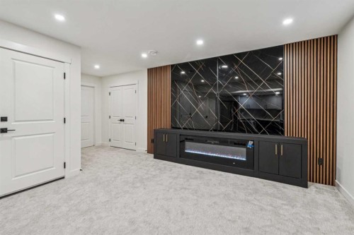22 Sherwood Cove Nw, Calgary, AB - Indoor Photo Showing Other Room