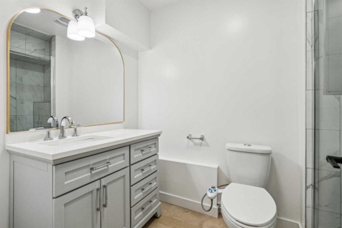 22 Sherwood Cove Nw, Calgary, AB - Indoor Photo Showing Bathroom