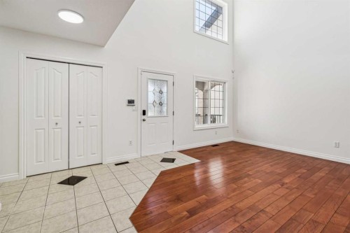 22 Sherwood Cove Nw, Calgary, AB - Indoor Photo Showing Other Room