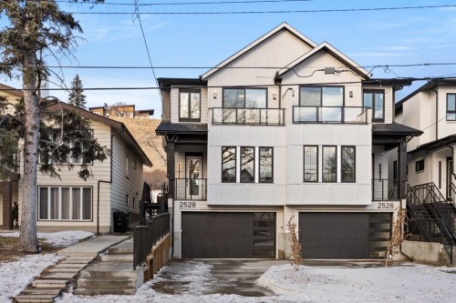 2528 7 Avenue Nw, Calgary, AB - Outdoor With Facade