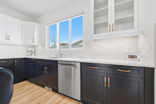 2 Birch Glen, Okotoks, AB 