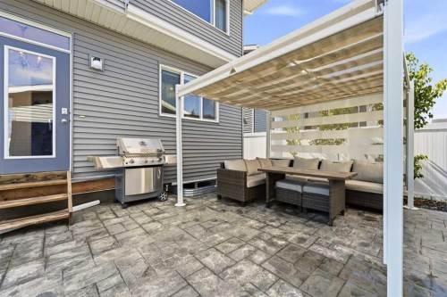 2 Birch Glen, Okotoks, AB 
