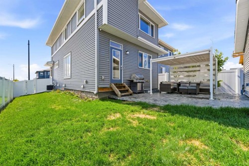 2 Birch Glen, Okotoks, AB 