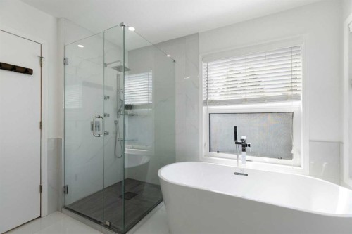 136 Schubert Hill Nw, Calgary, AB - Indoor Photo Showing Bathroom