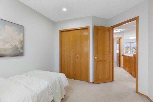 136 Schubert Hill Nw, Calgary, AB - Indoor Photo Showing Bedroom