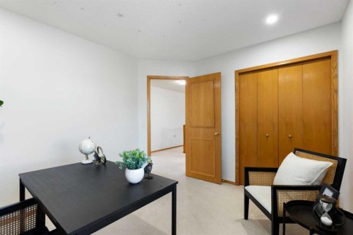 136 Schubert Hill Nw, Calgary, AB - Indoor