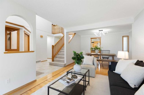 136 Schubert Hill Nw, Calgary, AB - Indoor Photo Showing Living Room