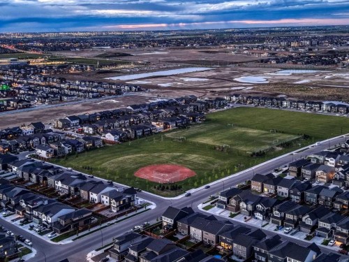 176 Seton Villas Se, Calgary, AB 