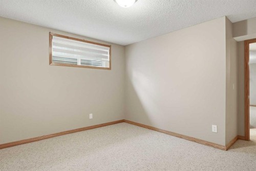 209 Oakmere Close, Chestermere, AB 