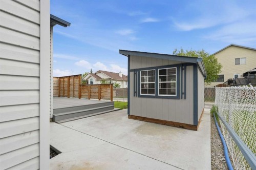 209 Oakmere Close, Chestermere, AB 