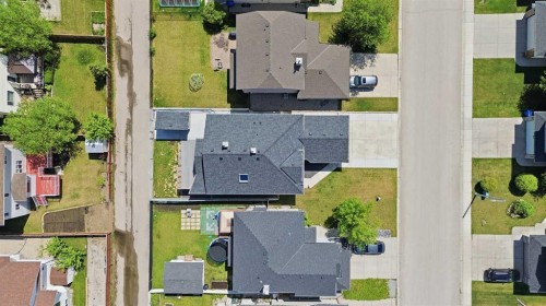 209 Oakmere Close, Chestermere, AB 
