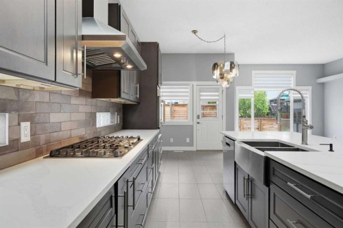 209 Oakmere Close, Chestermere, AB 