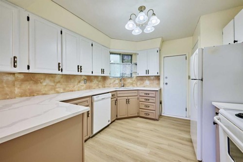 28 Cornell Place Nw, Calgary, AB 
