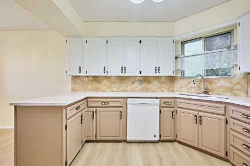 28 Cornell Place Nw, Calgary, AB 