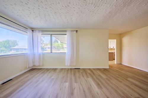28 Cornell Place Nw, Calgary, AB 